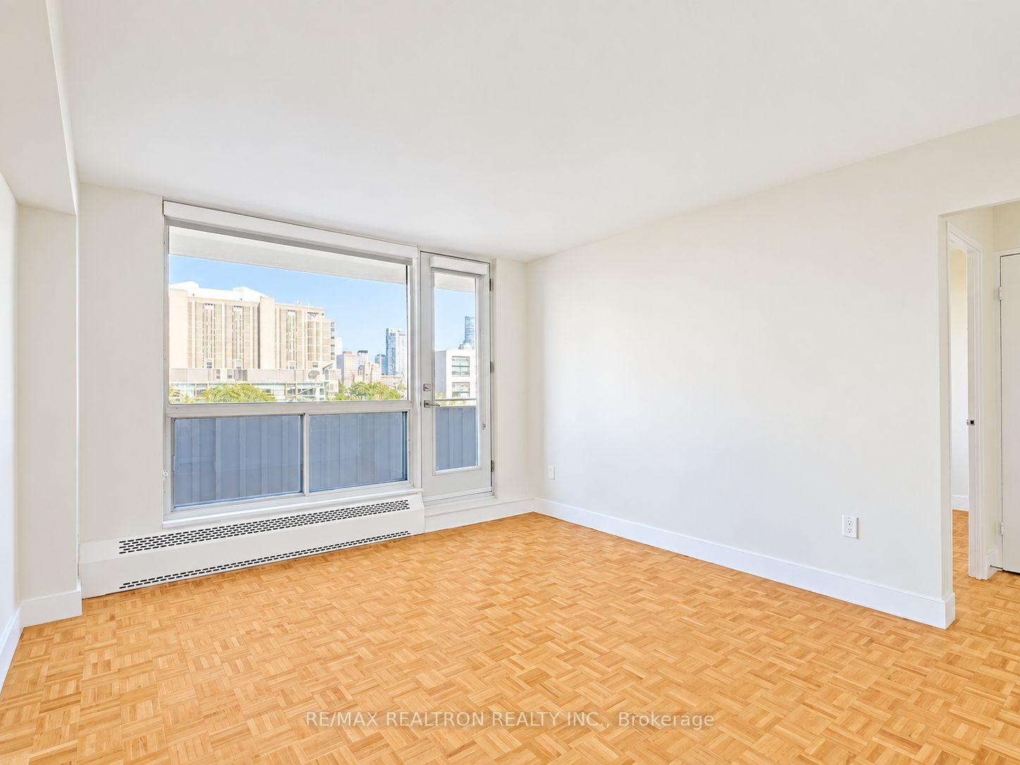 Photo 2 of Unit 1206, 666 Spadina Avenue, Toronto, University — HOMEH