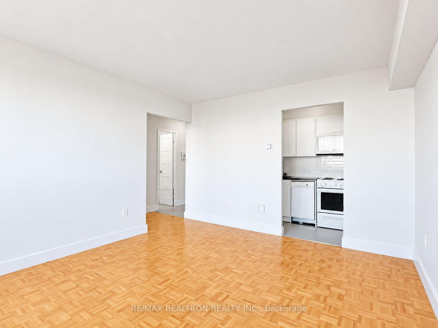Photo 3 of Unit 1206, 666 Spadina Avenue, Toronto, University — HOMEH