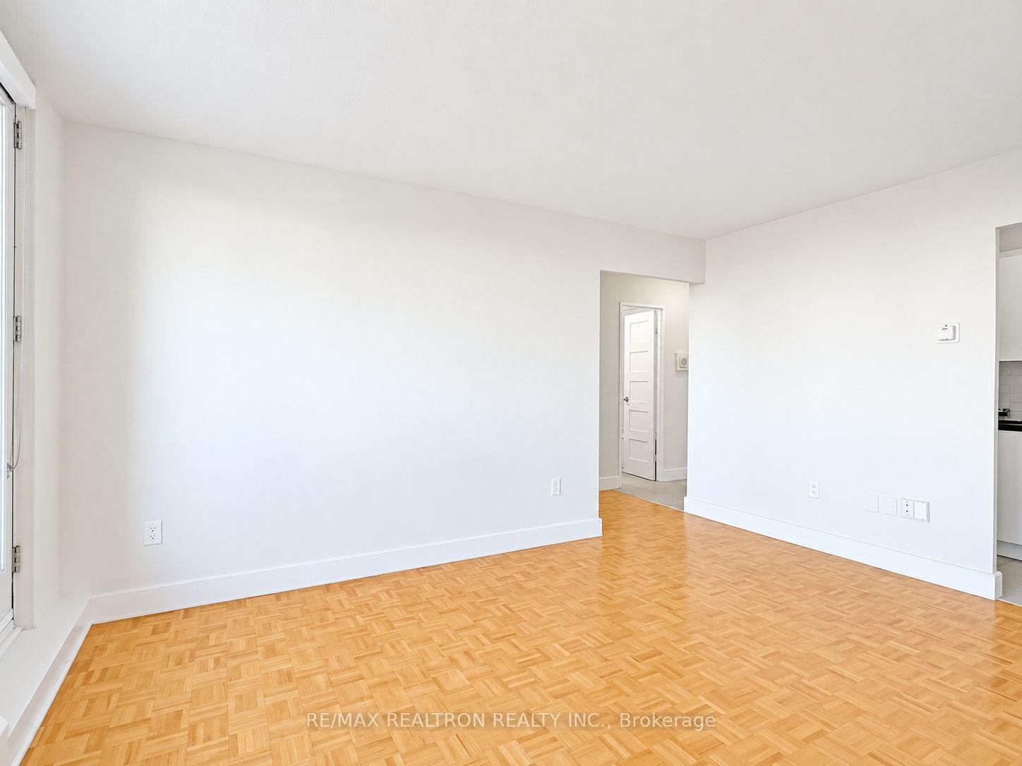 Photo 4 of Unit 1206, 666 Spadina Avenue, Toronto, University — HOMEH