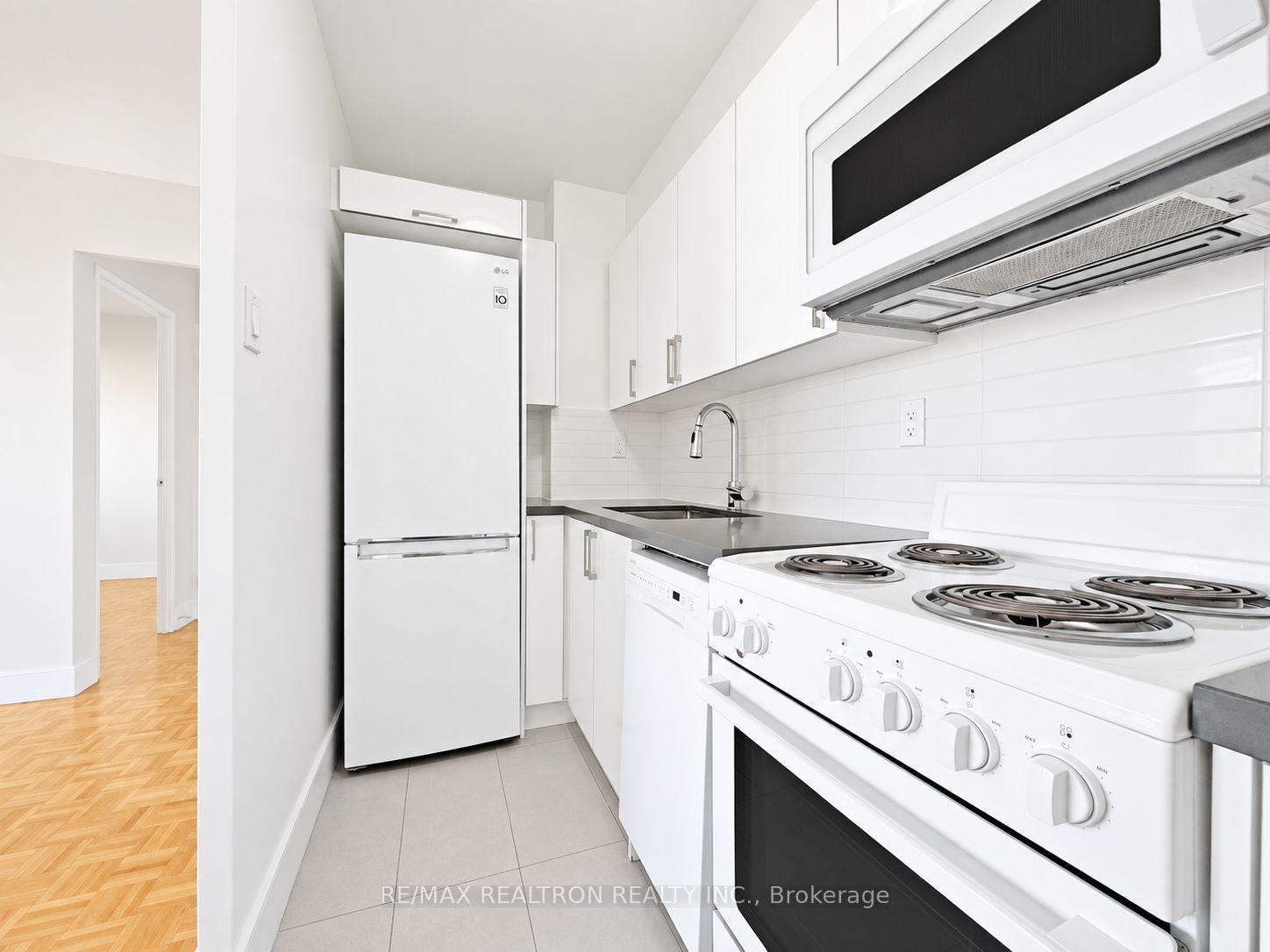 Photo 5 of Unit 1206, 666 Spadina Avenue, Toronto, University — HOMEH