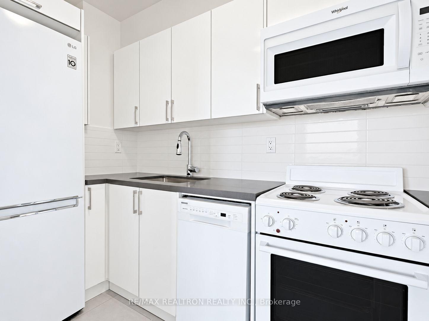 Photo 6 of Unit 1206, 666 Spadina Avenue, Toronto, University — HOMEH