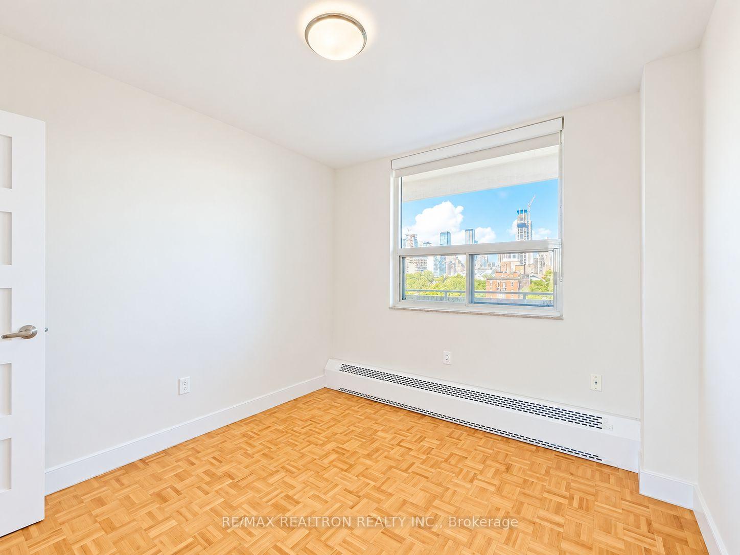 Photo 8 of Unit 1206, 666 Spadina Avenue, Toronto, University — HOMEH