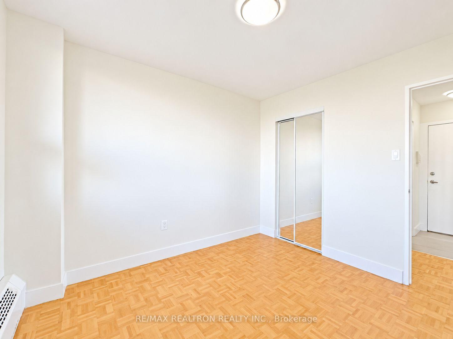 Photo 9 of Unit 1206, 666 Spadina Avenue, Toronto, University — HOMEH