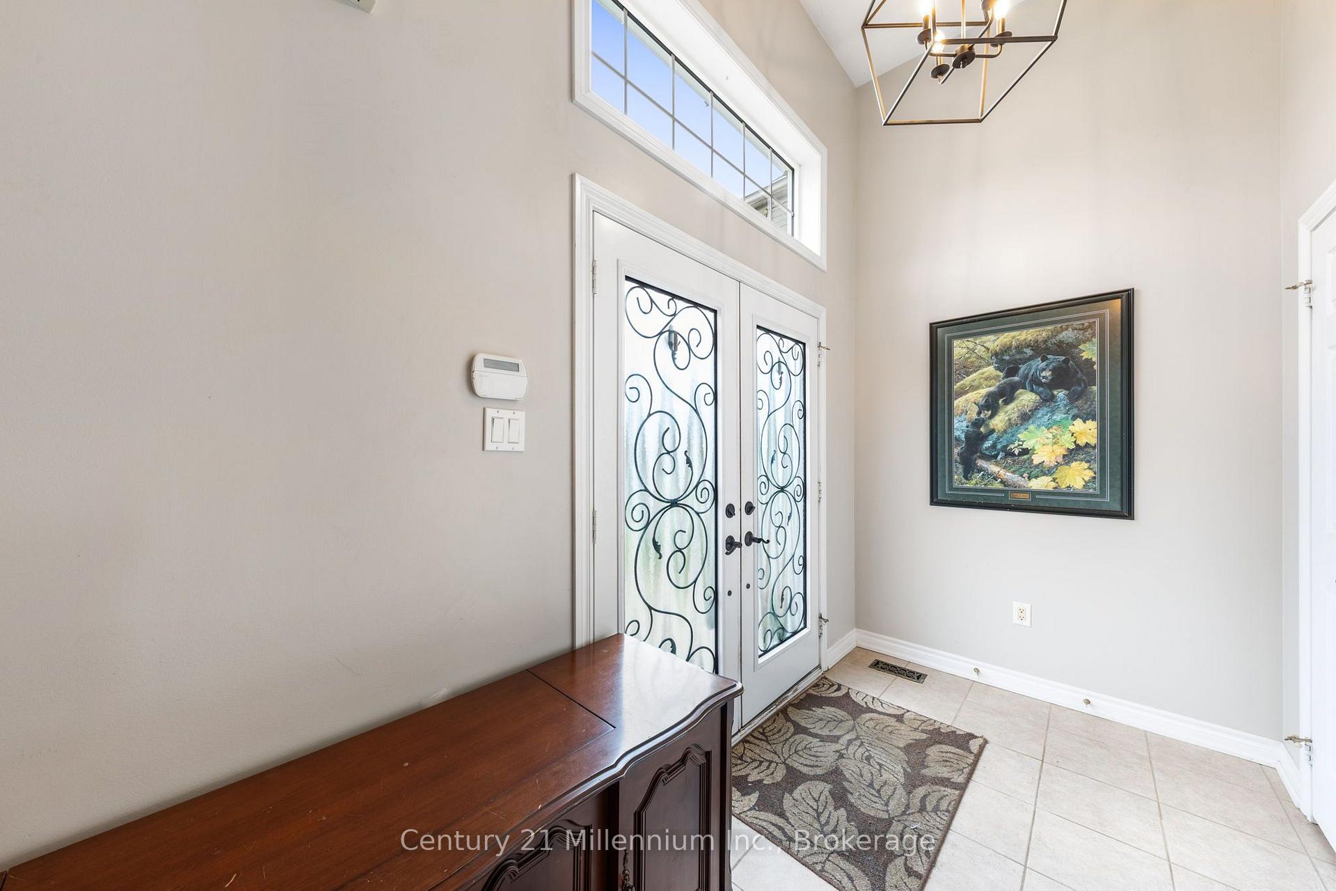 Photo 12 of 23 Butternut Crescent, Wasaga Beach — HOMEH