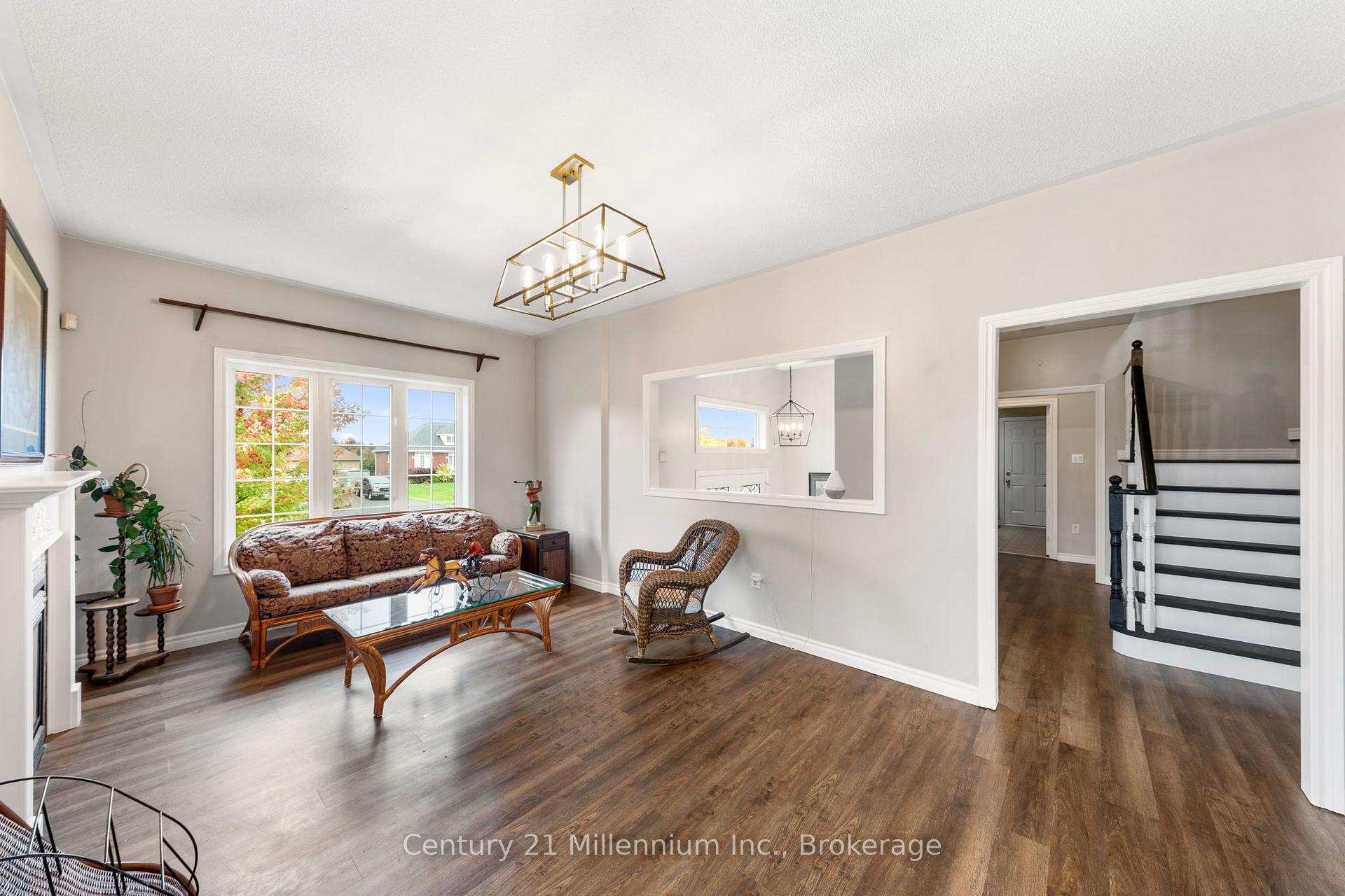 Photo 14 of 23 Butternut Crescent, Wasaga Beach — HOMEH