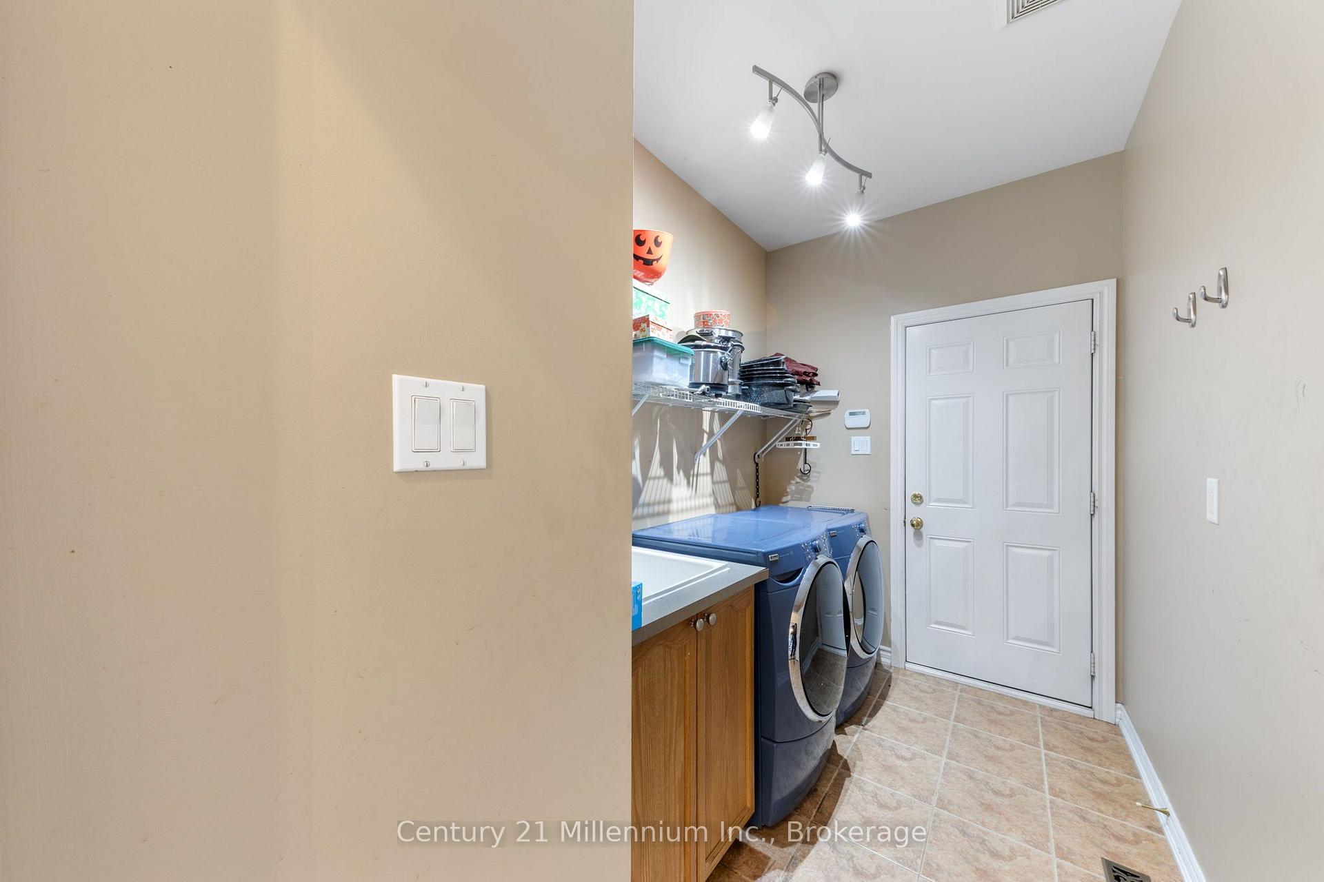 Photo 26 of 23 Butternut Crescent, Wasaga Beach — HOMEH