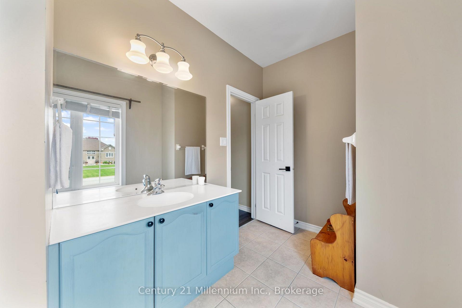 Photo 29 of 23 Butternut Crescent, Wasaga Beach — HOMEH