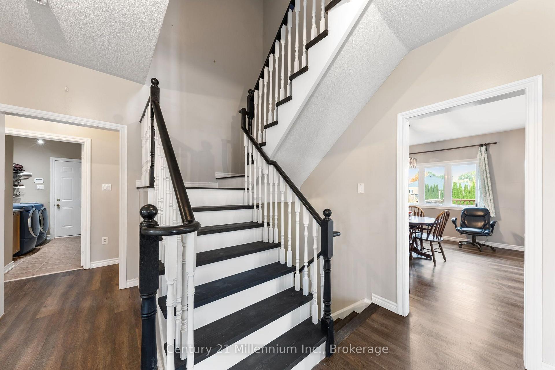 Photo 33 of 23 Butternut Crescent, Wasaga Beach — HOMEH