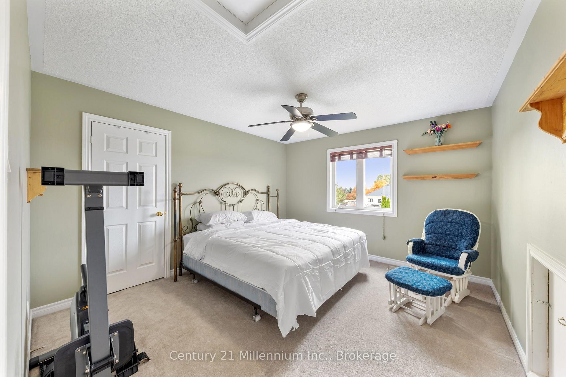 Photo 34 of 23 Butternut Crescent, Wasaga Beach — HOMEH