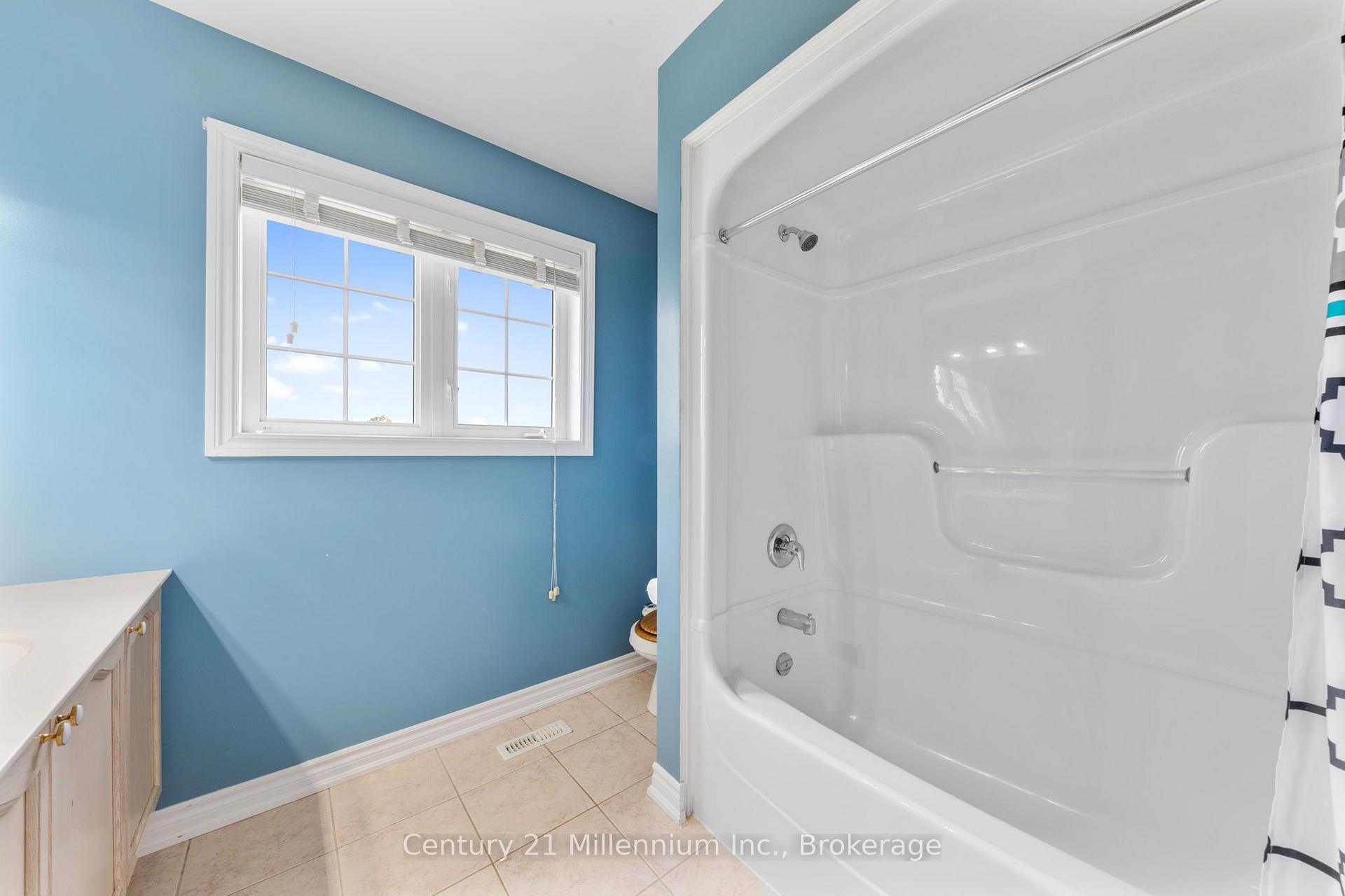 Photo 36 of 23 Butternut Crescent, Wasaga Beach — HOMEH