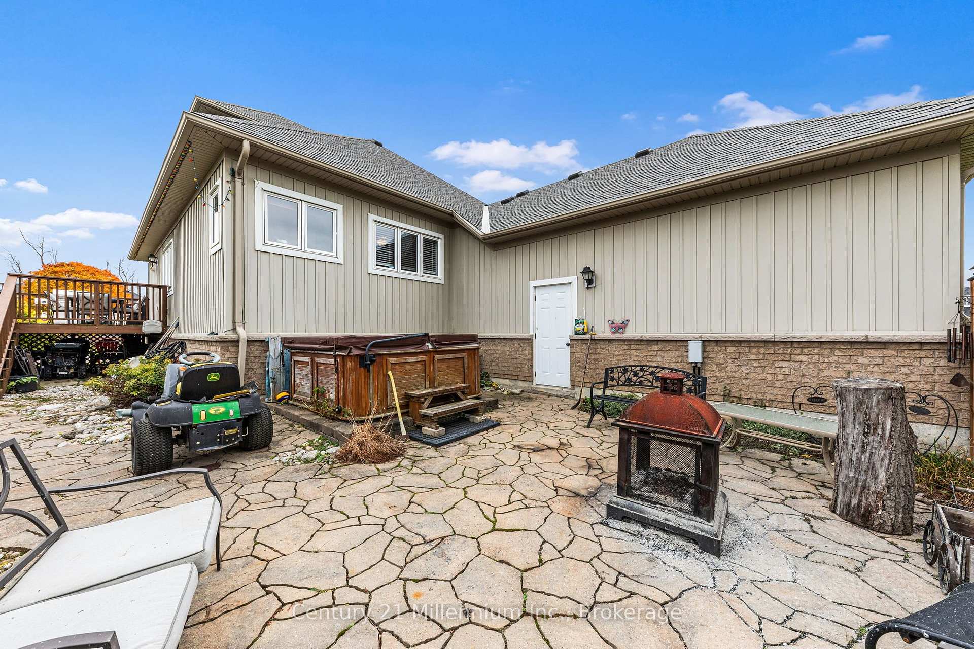 Photo 60 of 23 Butternut Crescent, Wasaga Beach — HOMEH
