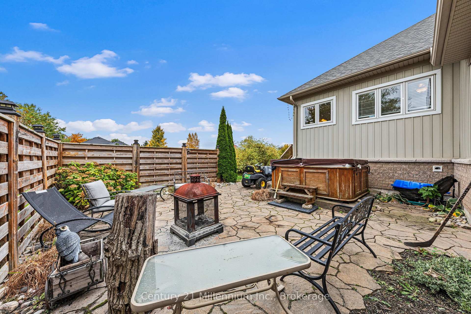 Photo 62 of 23 Butternut Crescent, Wasaga Beach — HOMEH