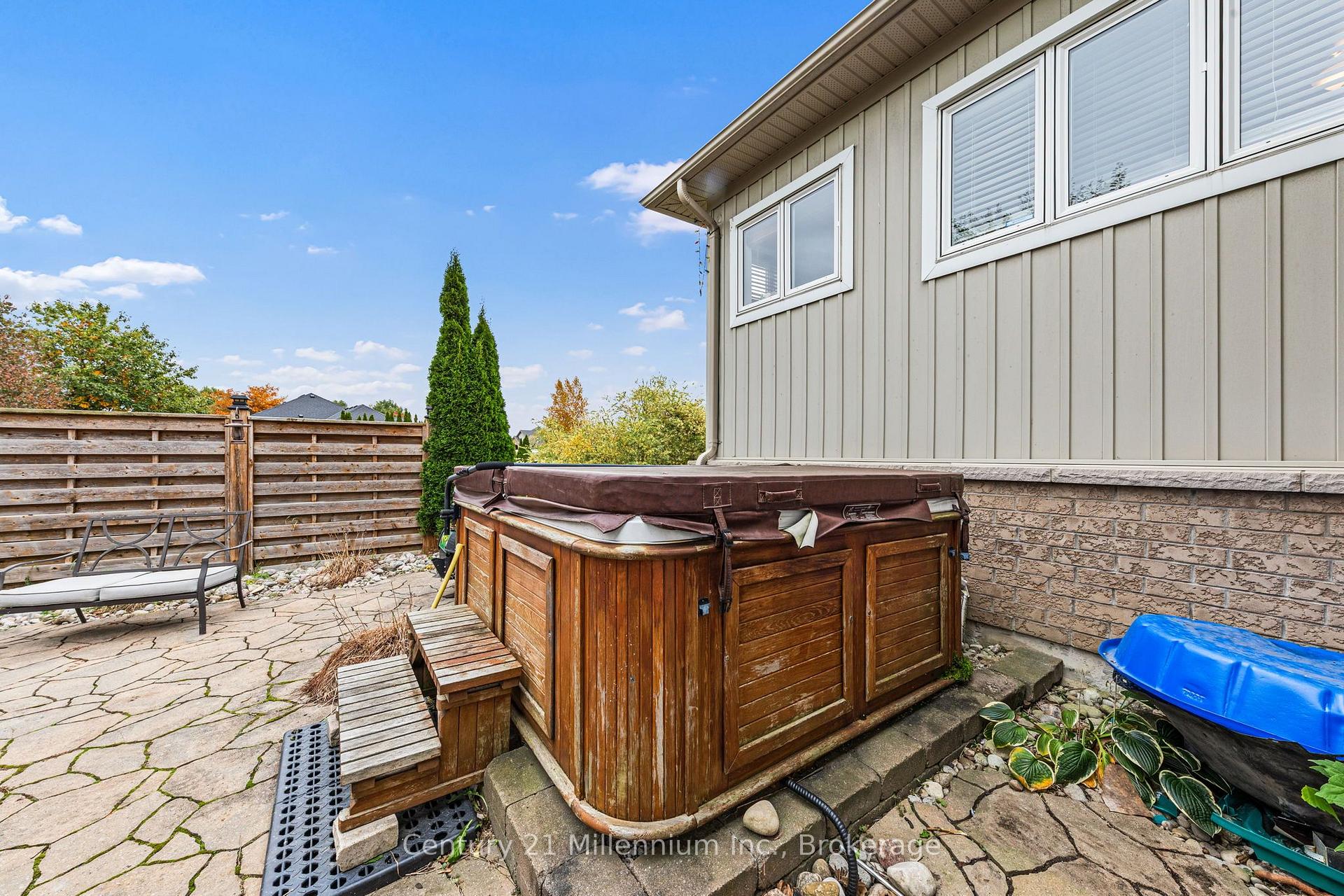 Photo 63 of 23 Butternut Crescent, Wasaga Beach — HOMEH