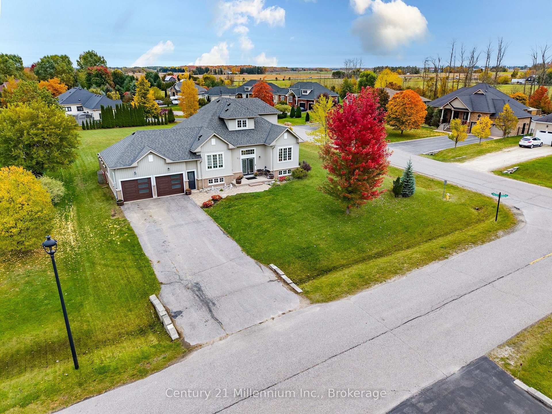 Photo 6 of 23 Butternut Crescent, Wasaga Beach — HOMEH