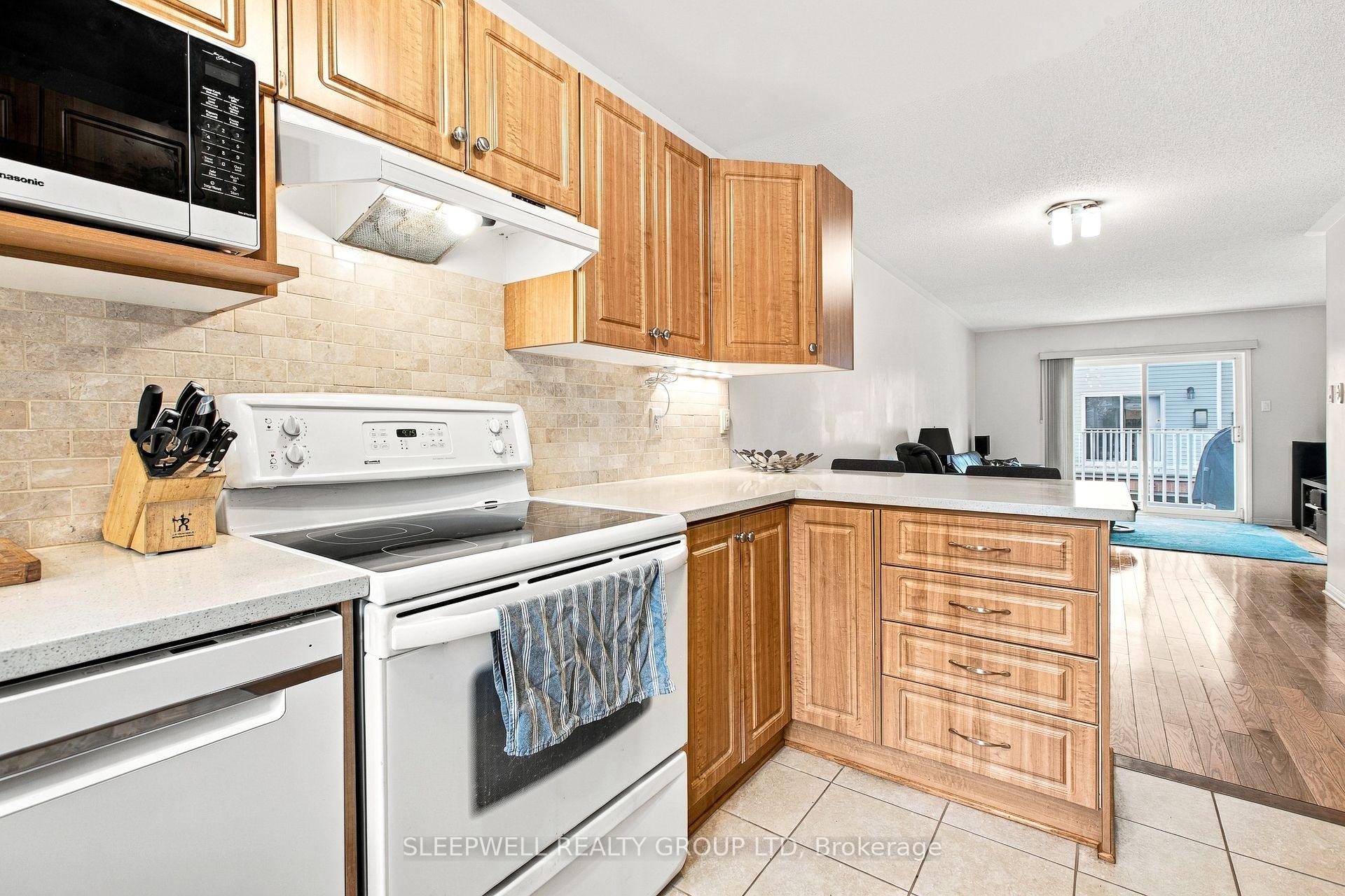 Photo 5 of 12 Maclean Street, Ottawa, West Centre Town — HOMEH