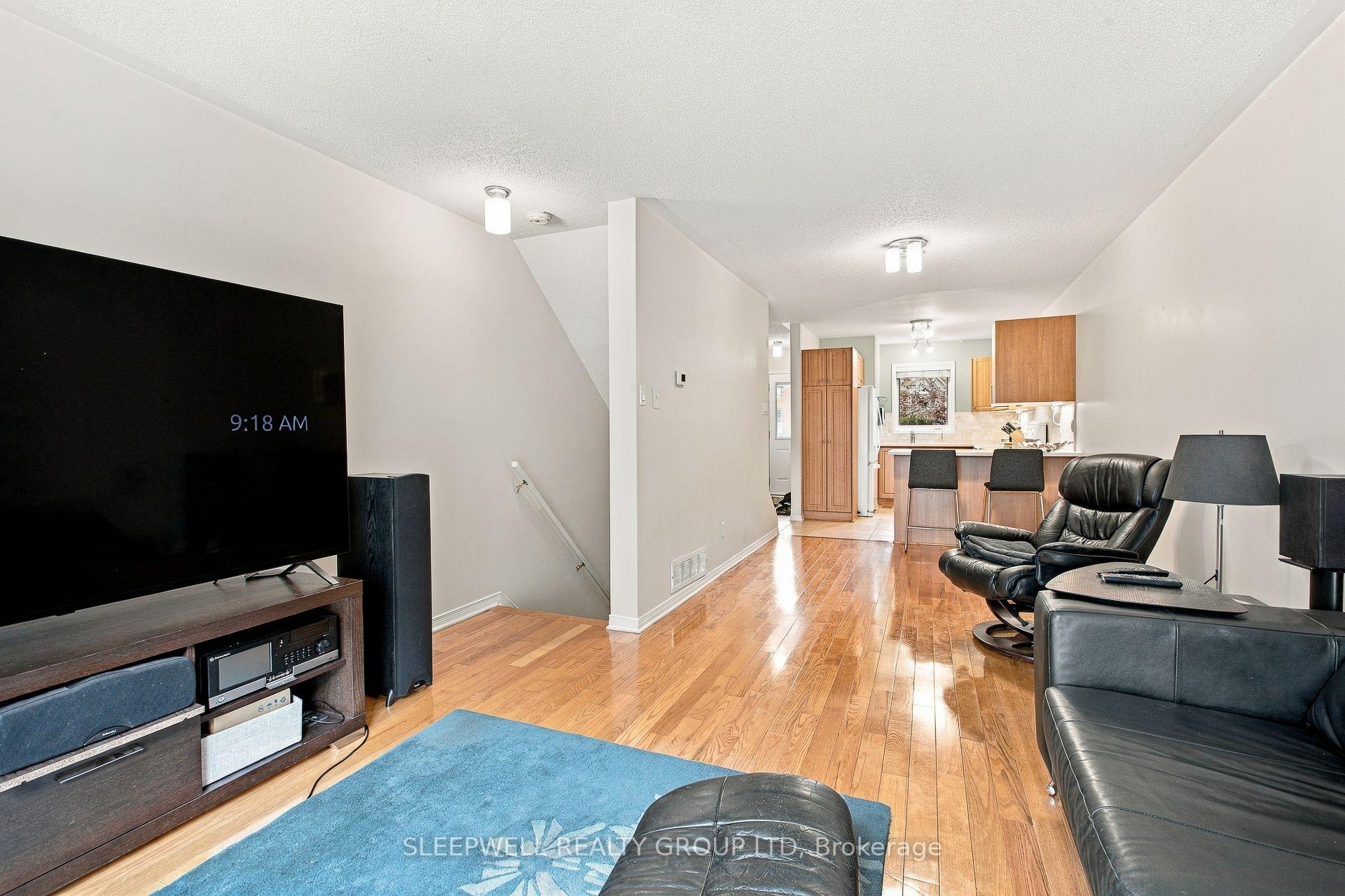 Photo 7 of 12 Maclean Street, Ottawa, West Centre Town — HOMEH