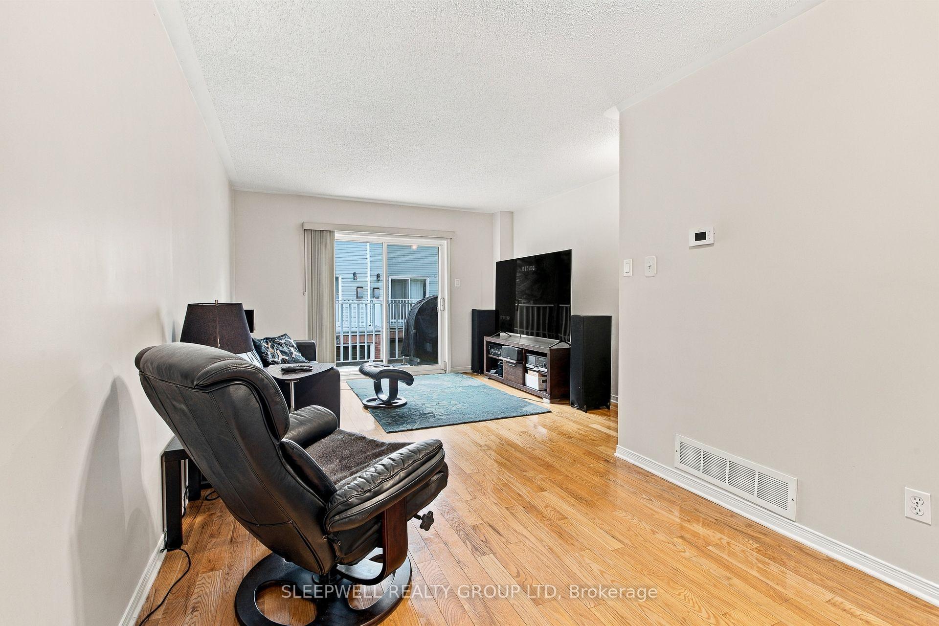 Photo 9 of 12 Maclean Street, Ottawa, West Centre Town — HOMEH