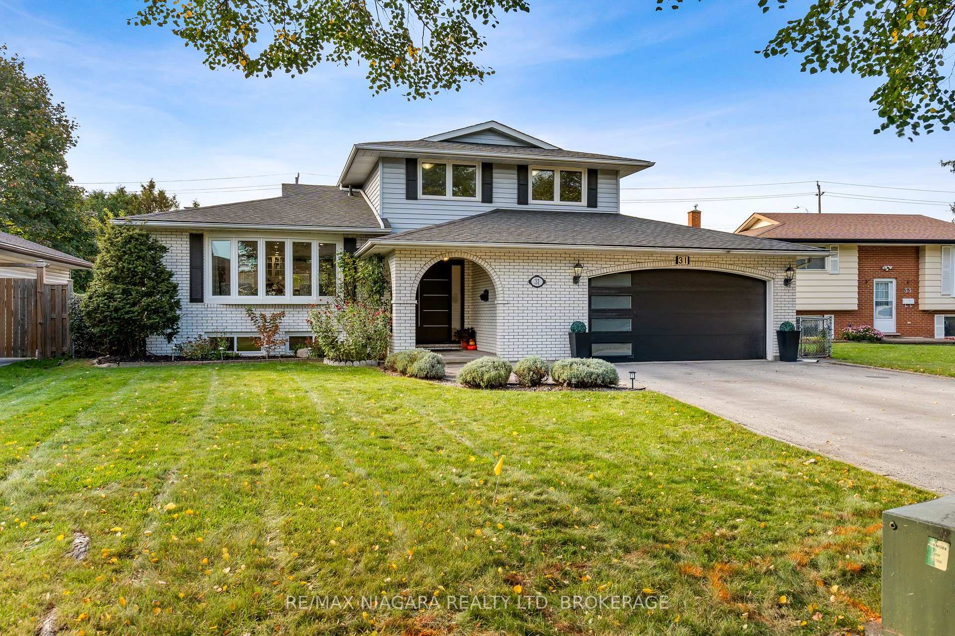 Photo 2 of 31 Jessica Drive, St. Catharines, Vine/Linwell — HOMEH