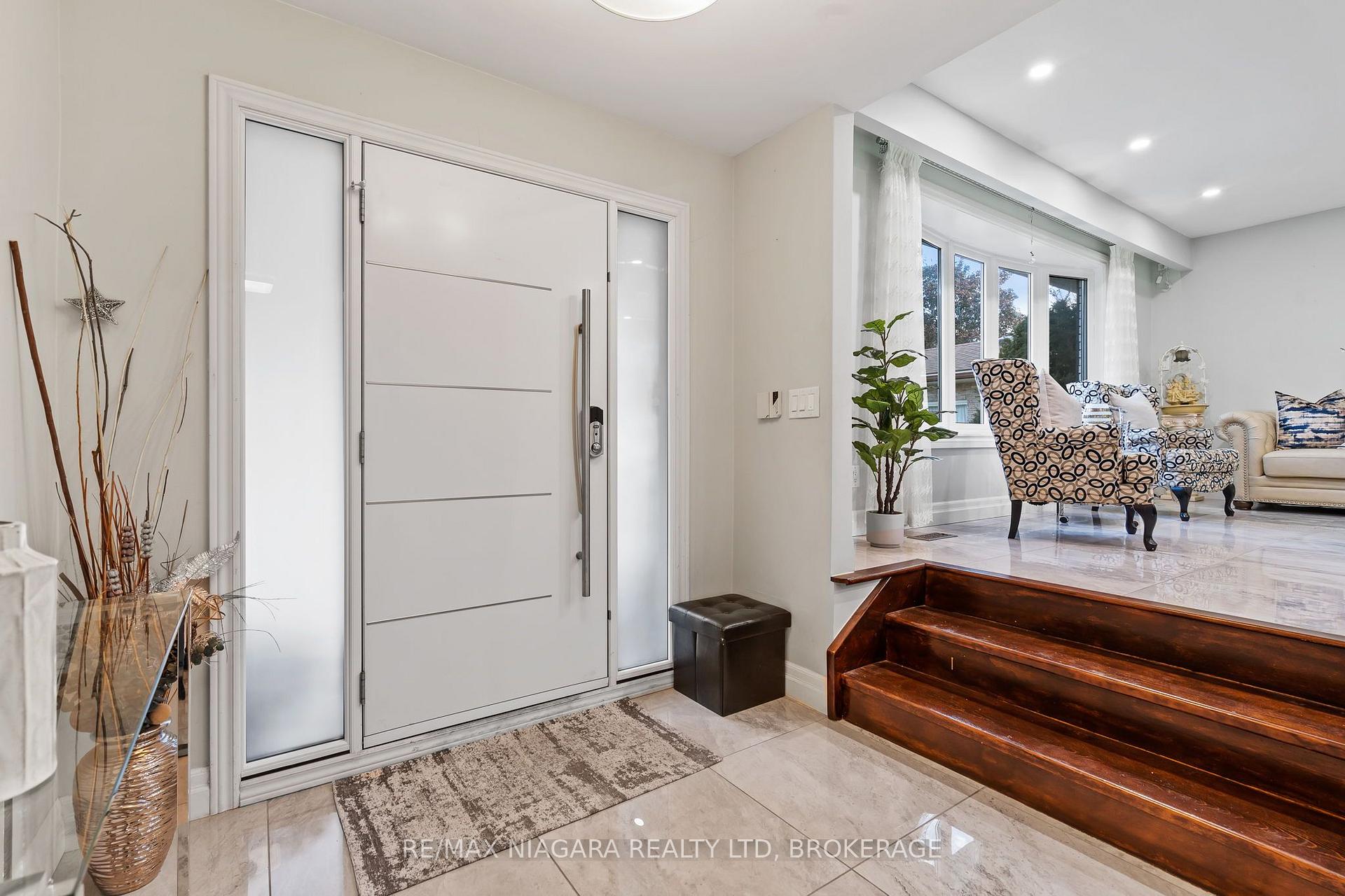 Photo 5 of 31 Jessica Drive, St. Catharines, Vine/Linwell — HOMEH