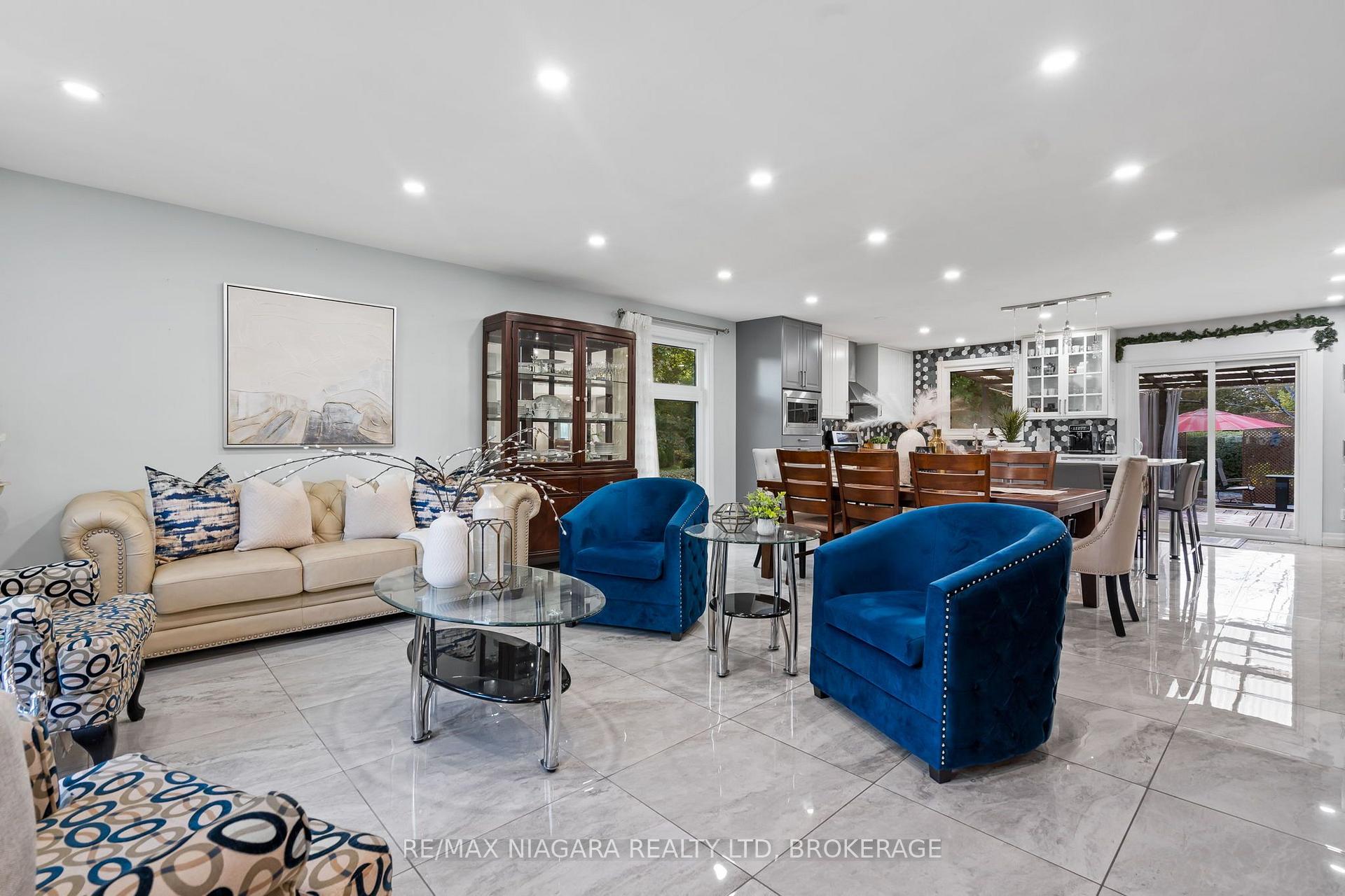 Photo 6 of 31 Jessica Drive, St. Catharines, Vine/Linwell — HOMEH