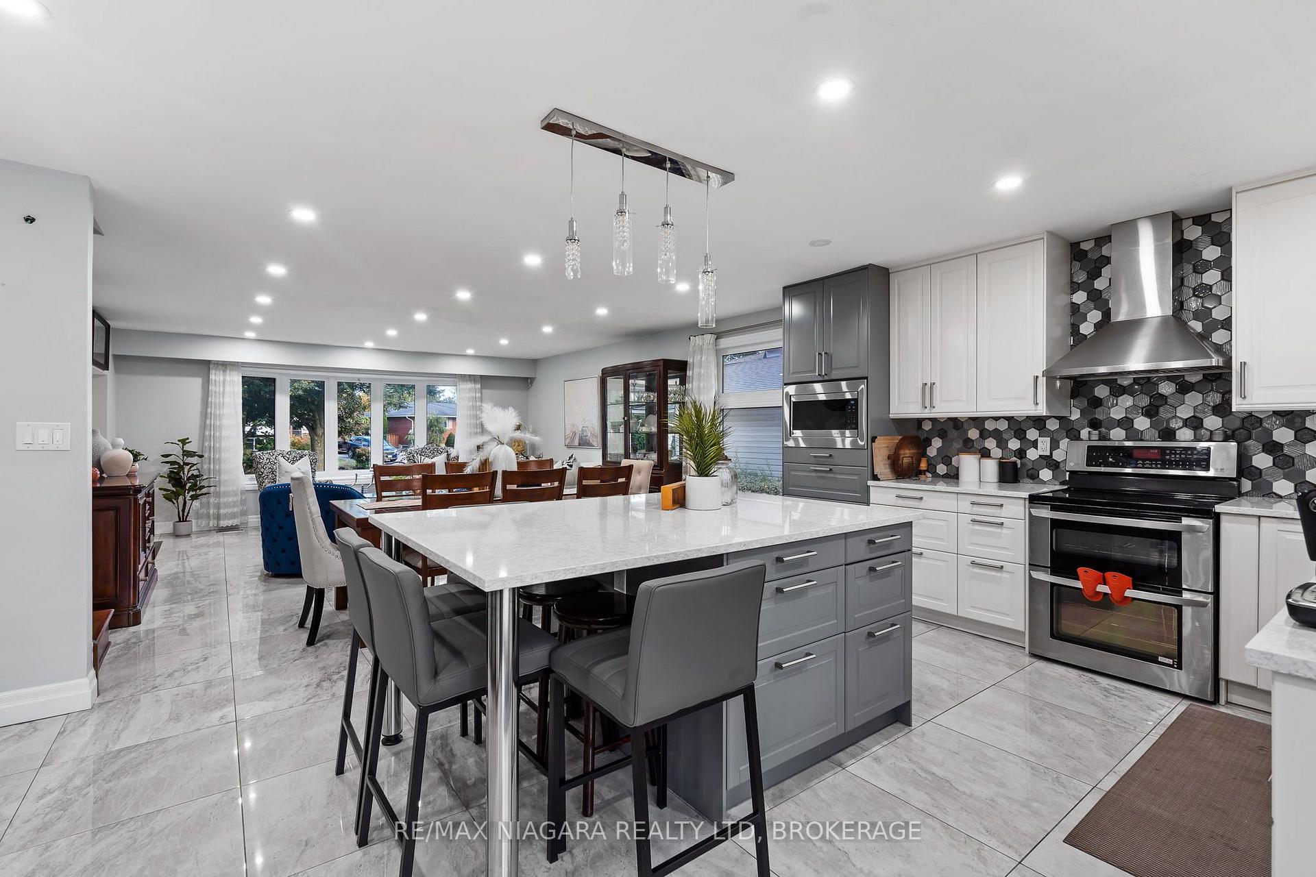 Photo 12 of 31 Jessica Drive, St. Catharines, Vine/Linwell — HOMEH