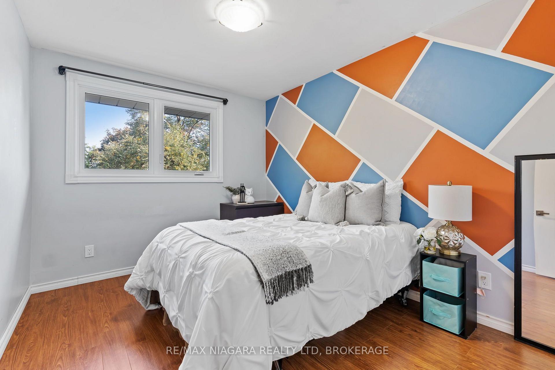 Photo 24 of 31 Jessica Drive, St. Catharines, Vine/Linwell — HOMEH