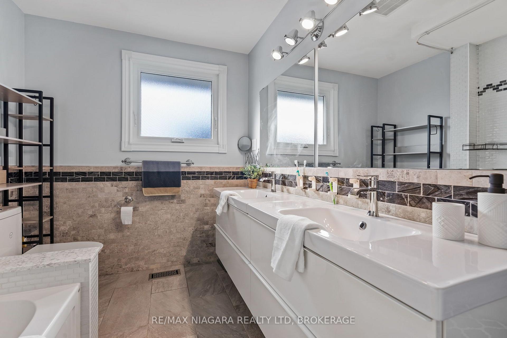 Photo 26 of 31 Jessica Drive, St. Catharines, Vine/Linwell — HOMEH
