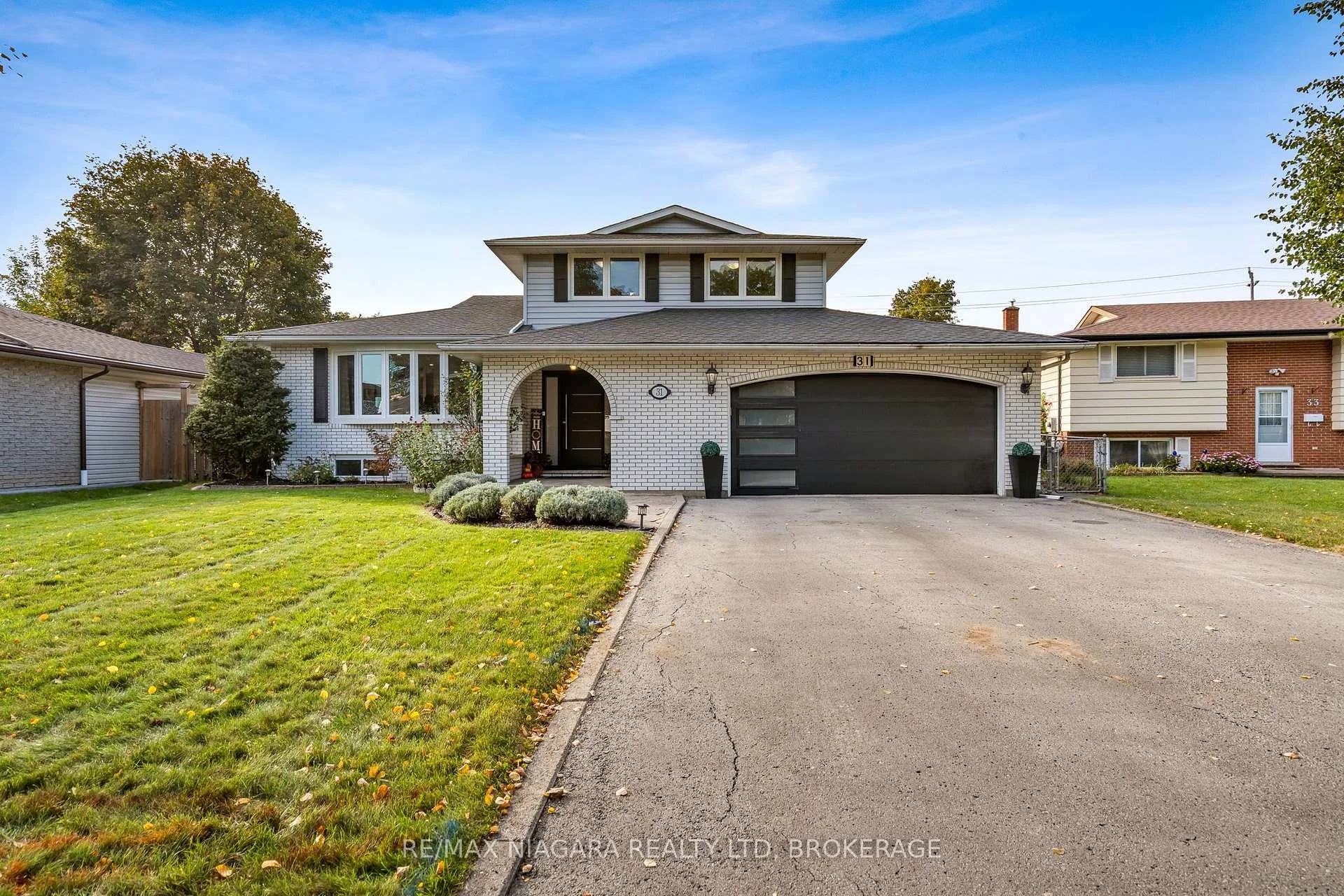 Photo 3 of 31 Jessica Drive, St. Catharines, Vine/Linwell — HOMEH