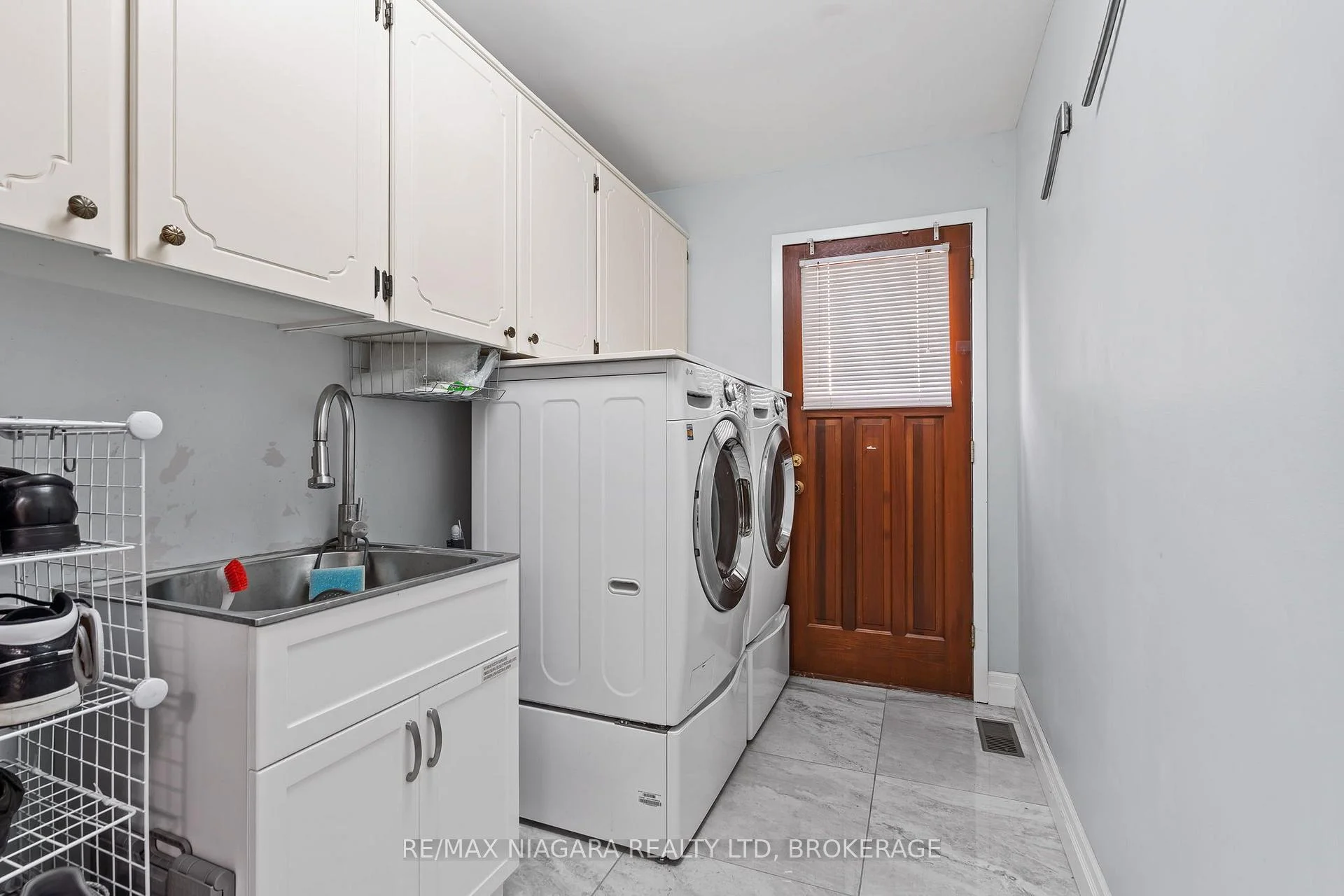 Photo 20 of 31 Jessica Drive, St. Catharines, Vine/Linwell — HOMEH