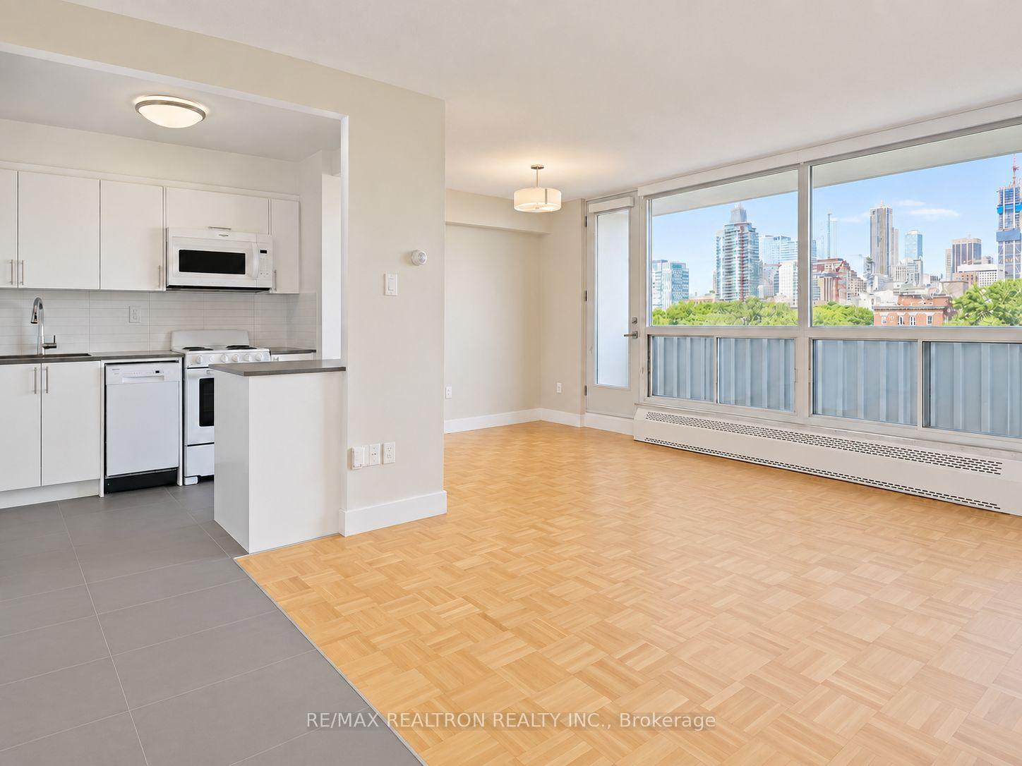 Photo 2 of Unit 2209, 666 Spadina Avenue, Toronto, University — HOMEH