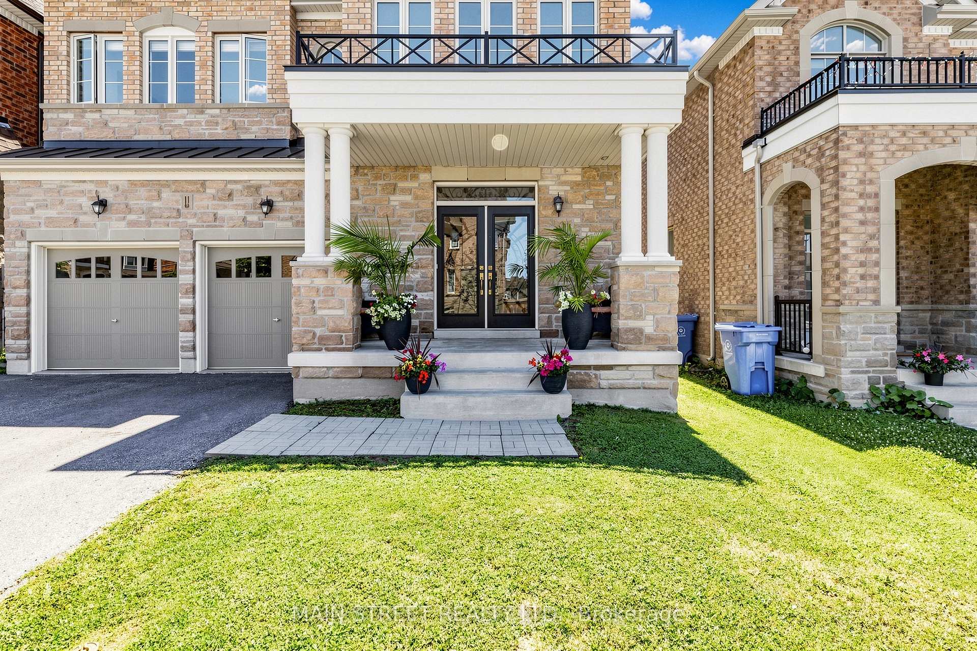 Photo 2 of 11 Robert Baldwin Boulevard, East Gwillimbury, Sharon — HOMEH