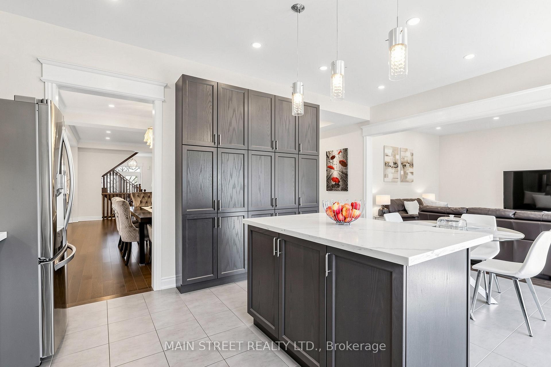 Photo 15 of 11 Robert Baldwin Boulevard, East Gwillimbury, Sharon — HOMEH