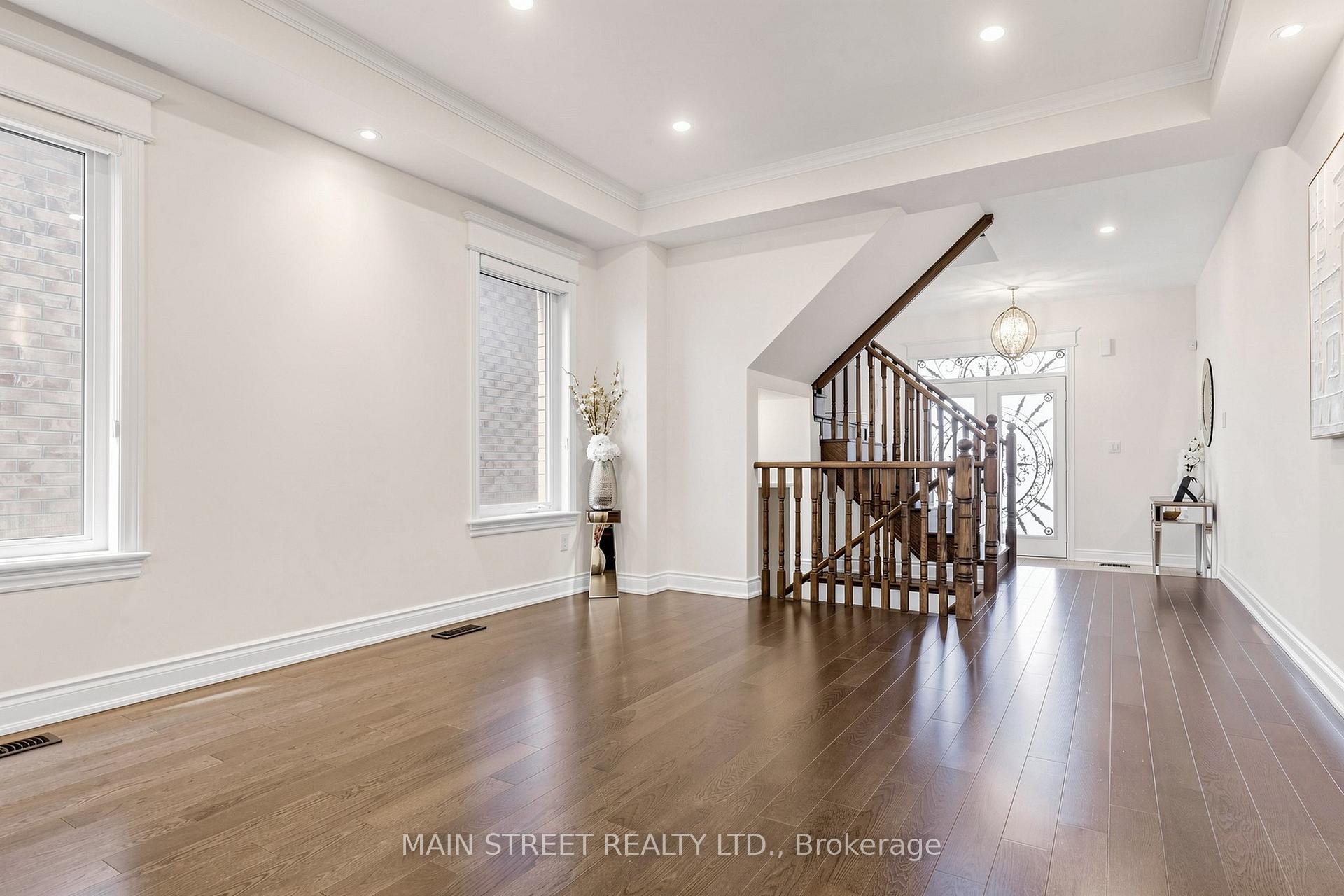 Photo 21 of 11 Robert Baldwin Boulevard, East Gwillimbury, Sharon — HOMEH