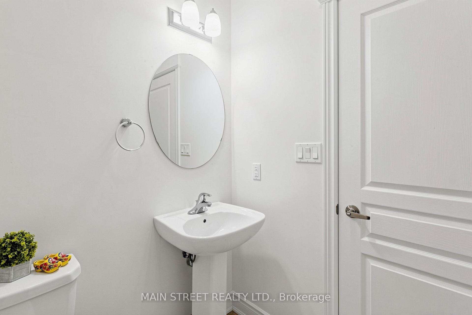 Photo 24 of 11 Robert Baldwin Boulevard, East Gwillimbury, Sharon — HOMEH