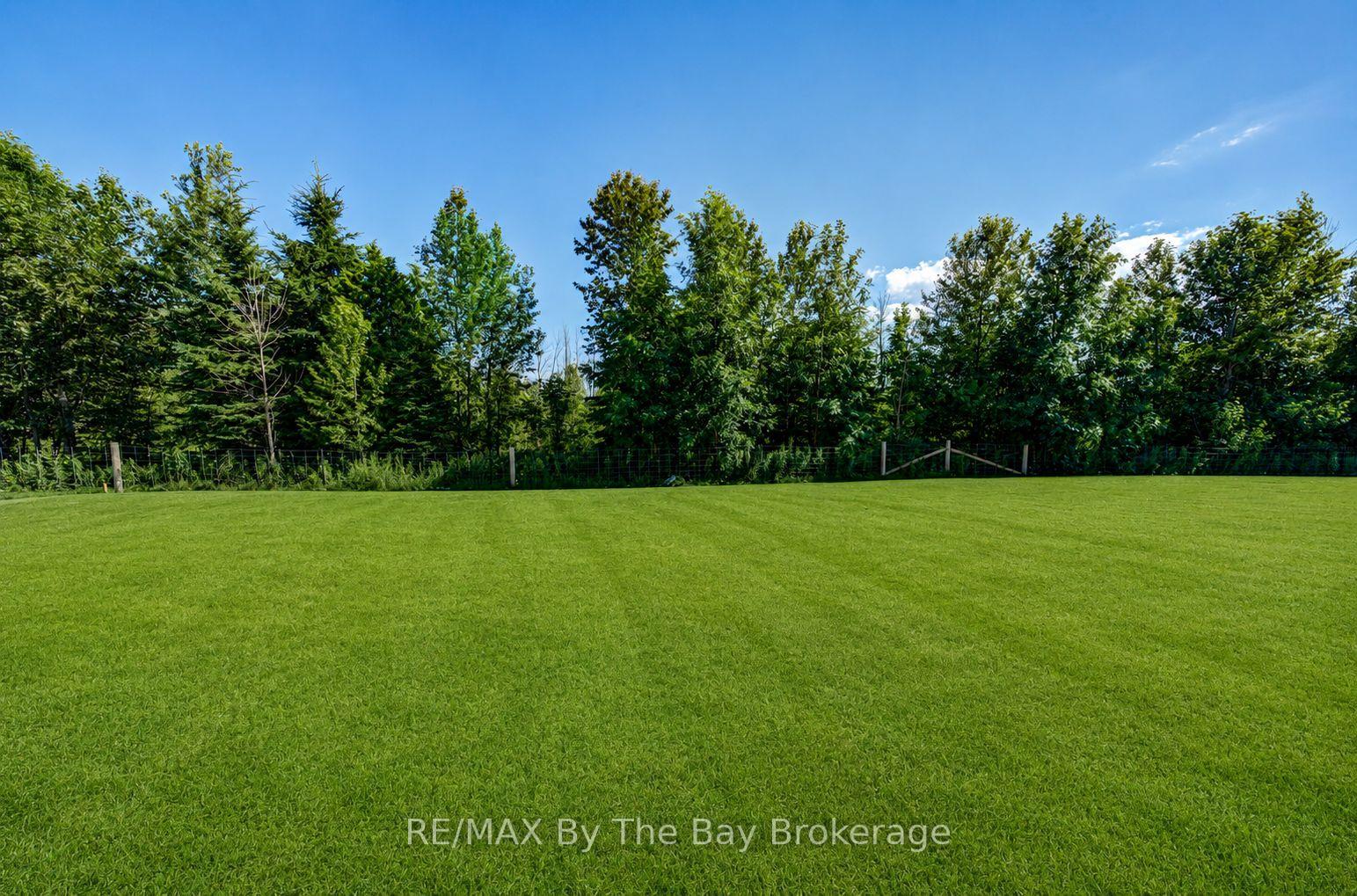 Photo 2 of 50 Amber Drive, Wasaga Beach — HOMEH