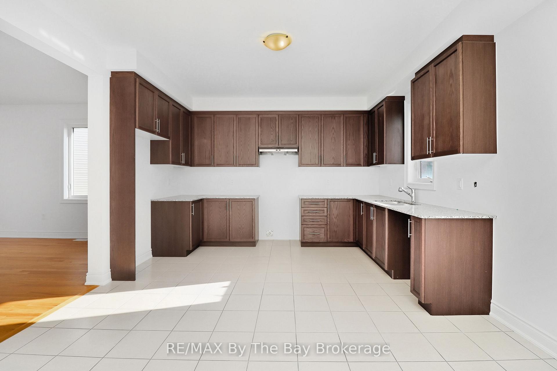 Photo 9 of 50 Amber Drive, Wasaga Beach — HOMEH