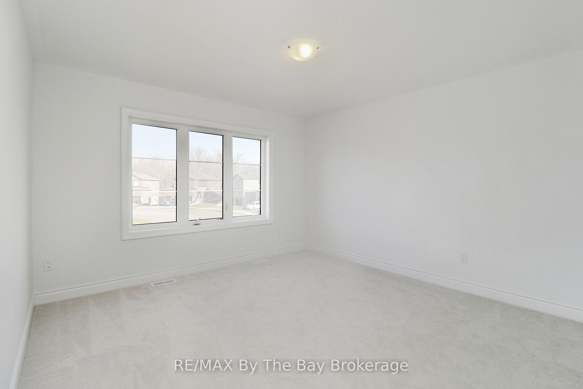 Photo 13 of 50 Amber Drive, Wasaga Beach — HOMEH