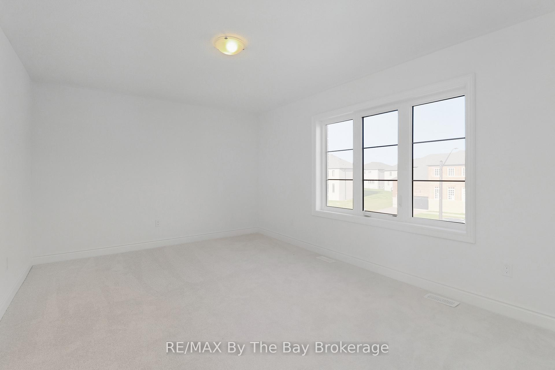 Photo 14 of 50 Amber Drive, Wasaga Beach — HOMEH