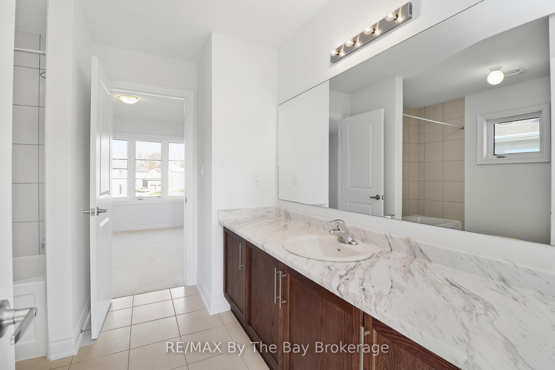 Photo 17 of 50 Amber Drive, Wasaga Beach — HOMEH