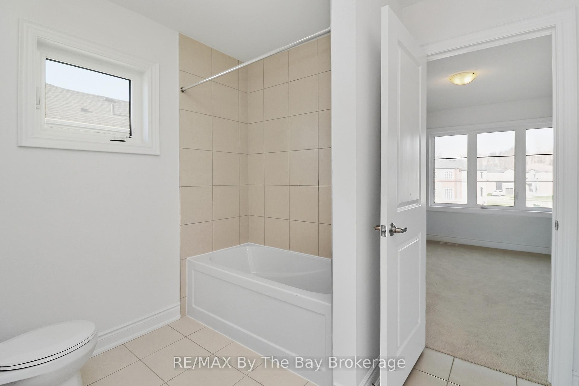 Photo 18 of 50 Amber Drive, Wasaga Beach — HOMEH