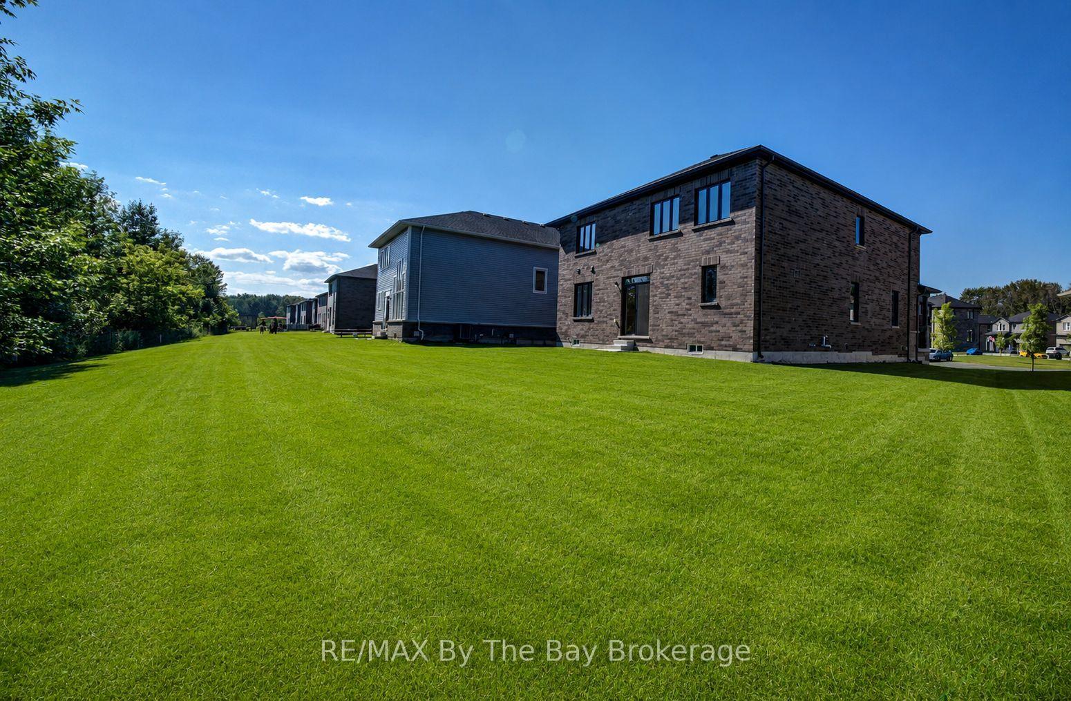 Photo 24 of 50 Amber Drive, Wasaga Beach — HOMEH