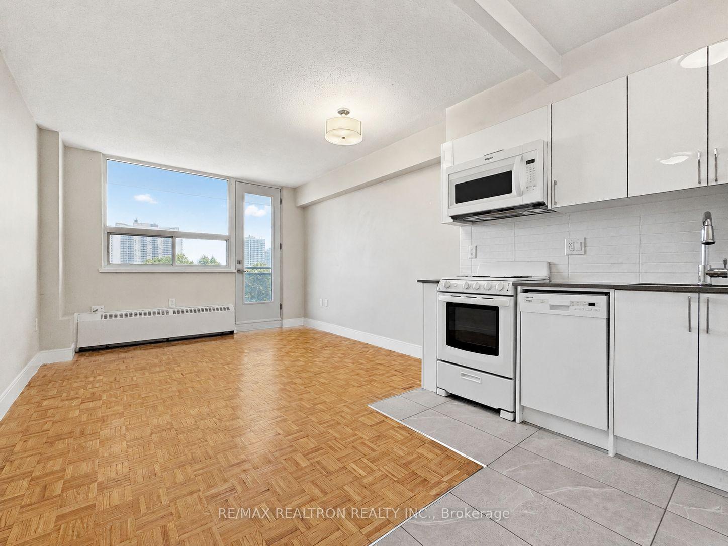 Photo 2 of Unit 907, 1500 Bathurst Street, Toronto, Humewood-Cedarvale — HOMEH