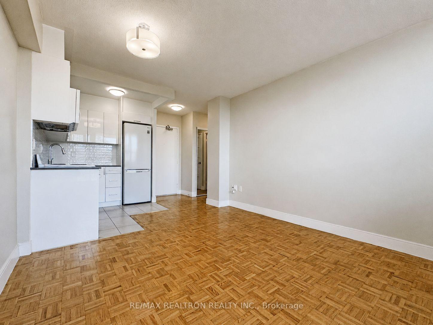 Photo 7 of Unit 907, 1500 Bathurst Street, Toronto, Humewood-Cedarvale — HOMEH