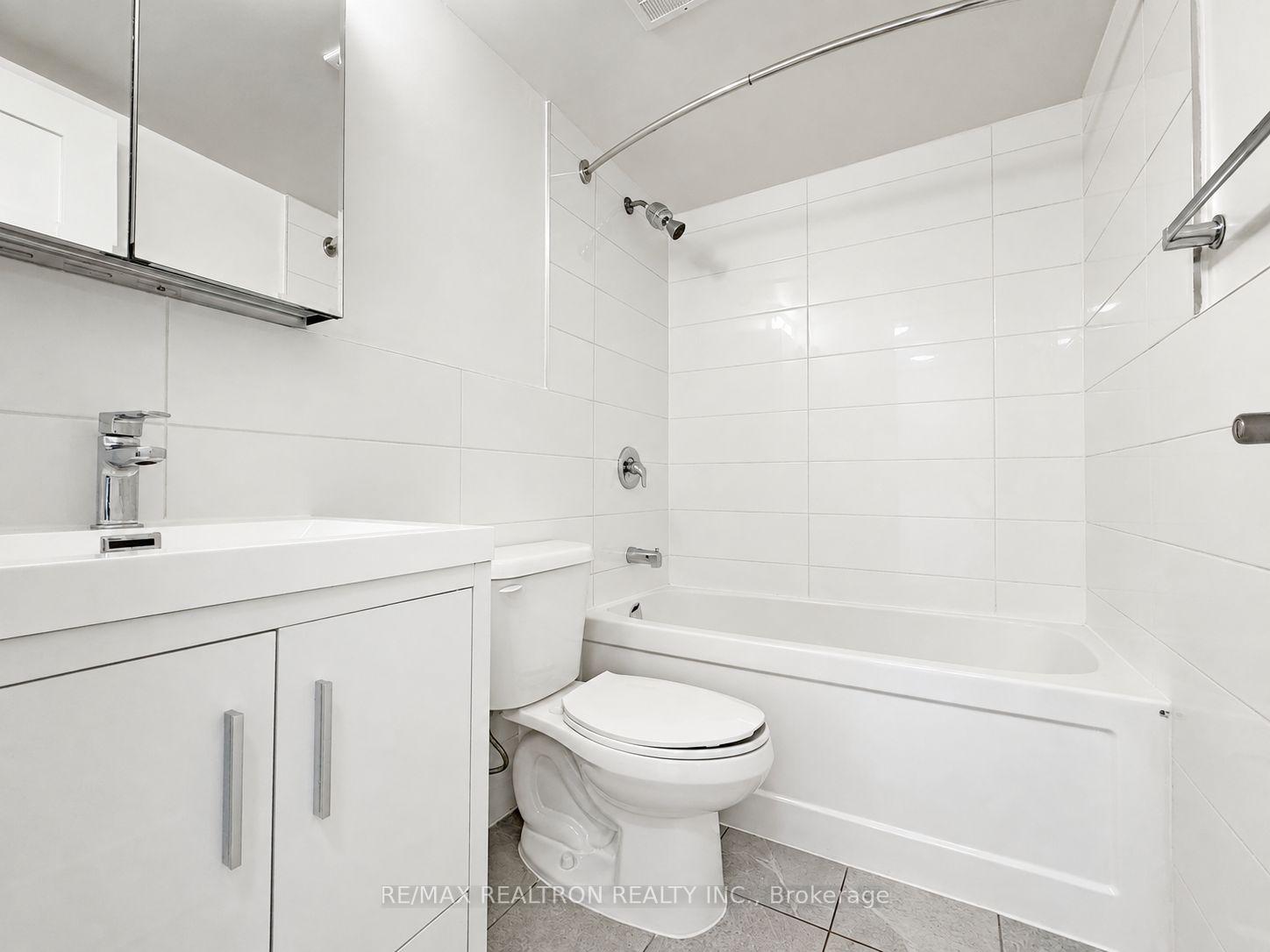 Photo 12 of Unit 907, 1500 Bathurst Street, Toronto, Humewood-Cedarvale — HOMEH