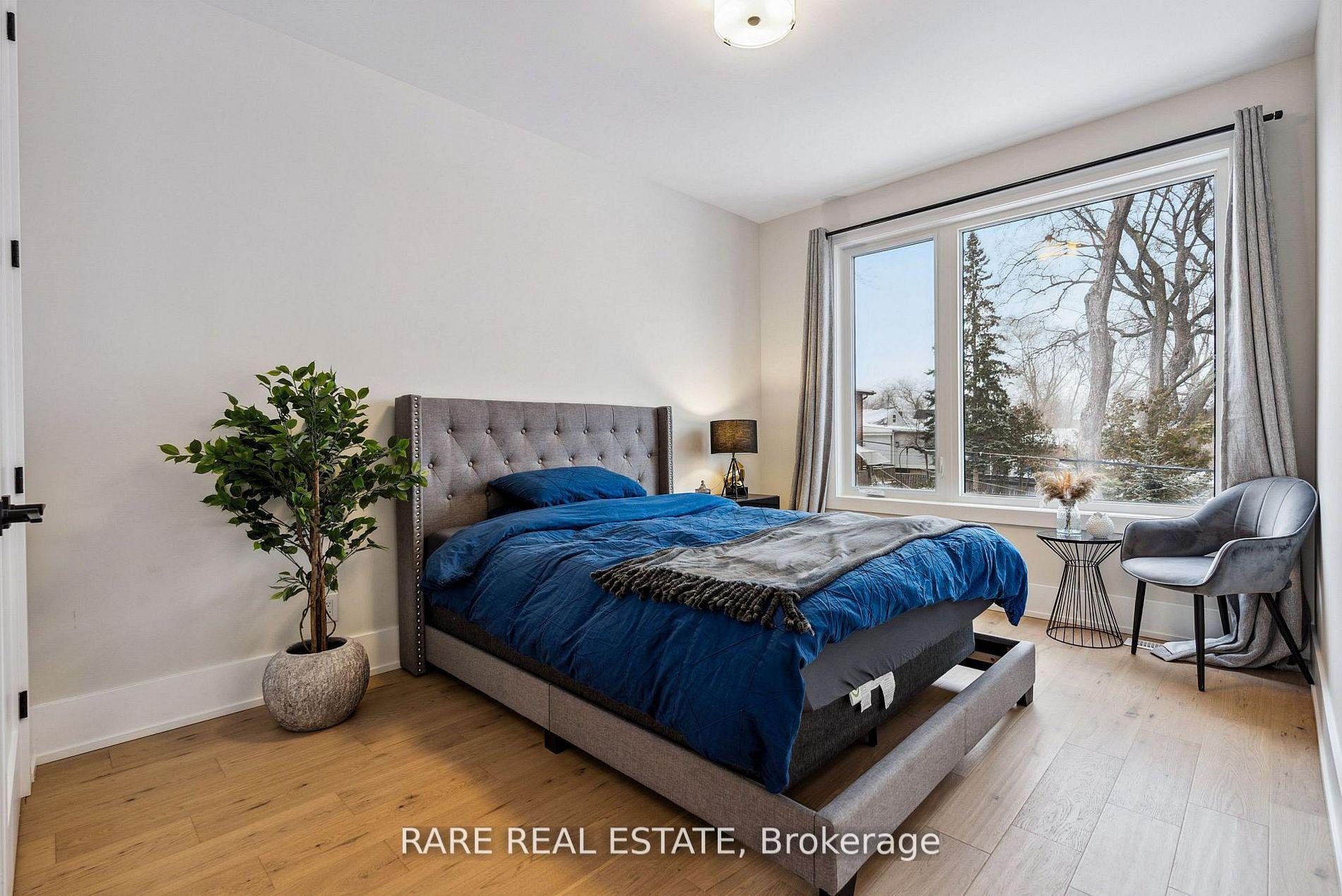 Photo 15 of 21 Twenty Ninth Street, Etobicoke, Long Branch — HOMEH