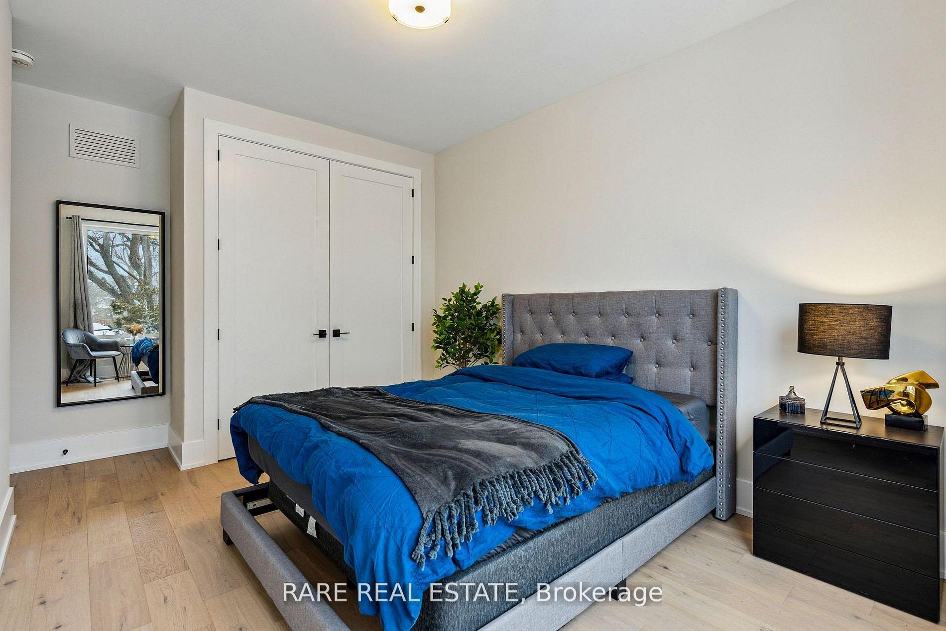 Photo 16 of 21 Twenty Ninth Street, Etobicoke, Long Branch — HOMEH