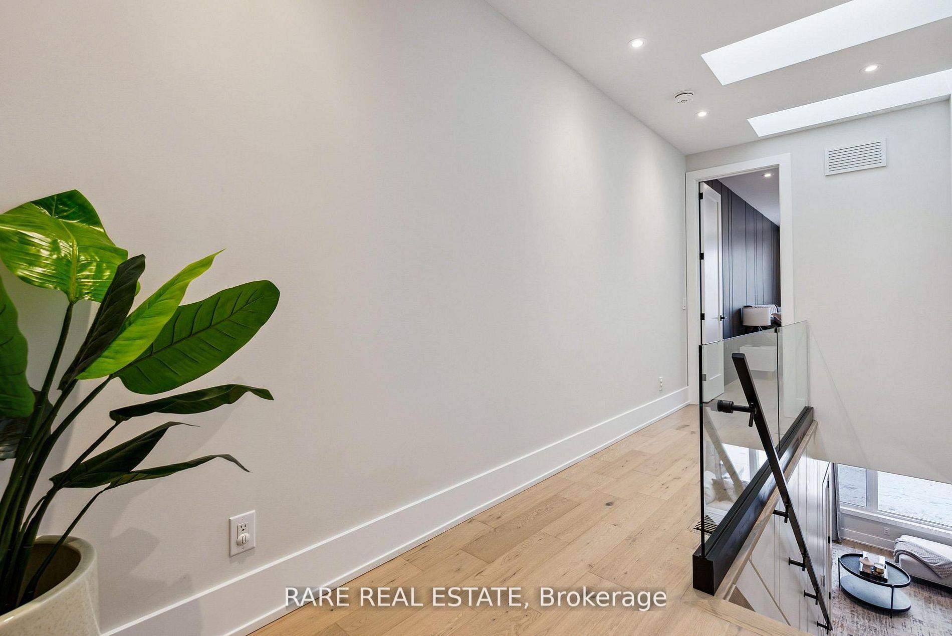 Photo 18 of 21 Twenty Ninth Street, Etobicoke, Long Branch — HOMEH