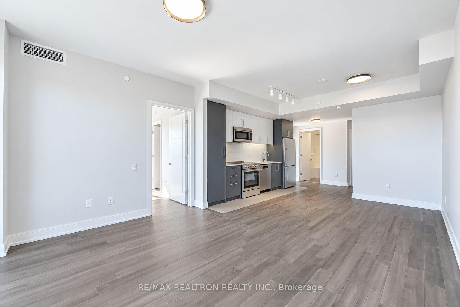 Photo 3 of Unit 804, 2525 Bathurst Street, Toronto, Forest Hill North — HOMEH