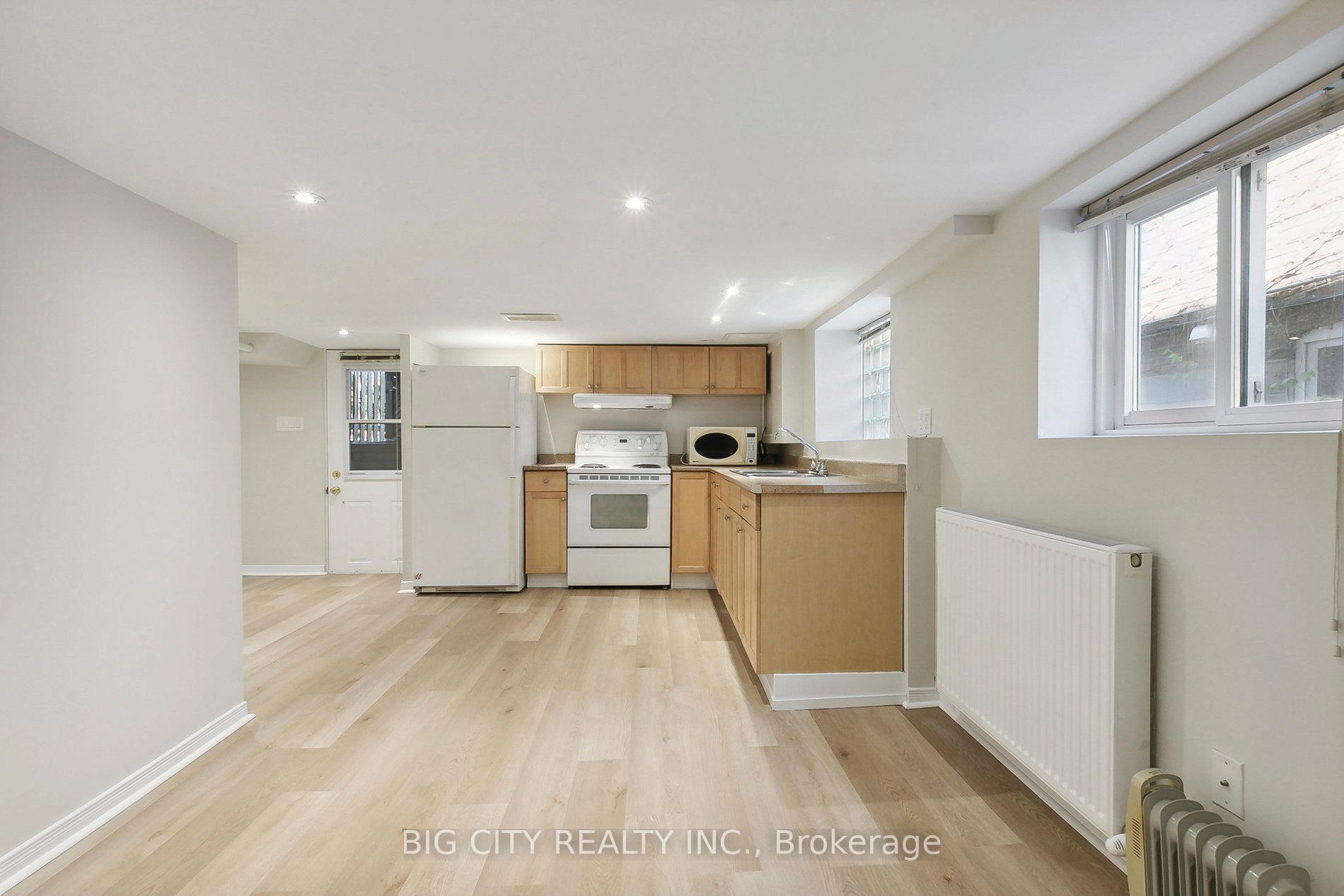 Photo 8 of Unit Lower, 178 Douglas Avenue N, Toronto, Lawrence Park North — HOMEH
