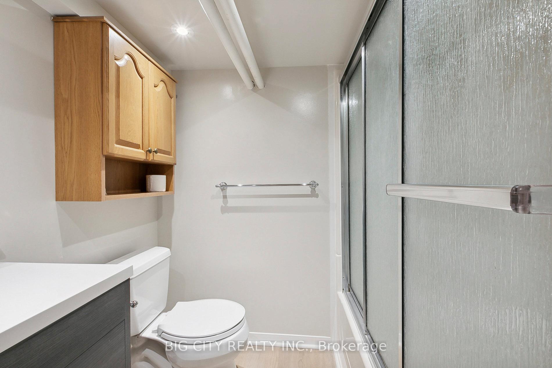 Photo 15 of Unit Lower, 178 Douglas Avenue N, Toronto, Lawrence Park North — HOMEH